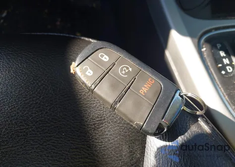 2020 Jeep Compass Latitude 4X4 z USA, uszkodzony, nr VIN 3C4NJDBB6LT255915